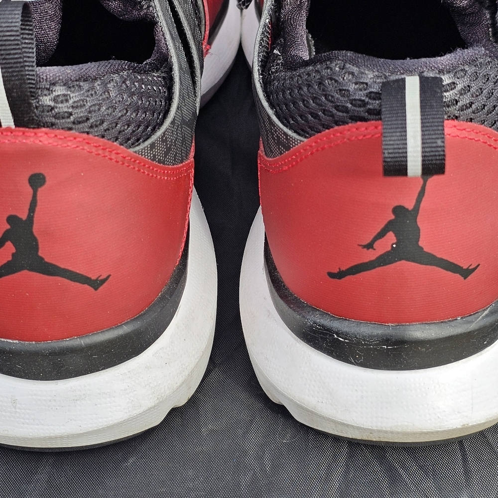 Air Jordan RARE Flight Runner Sneakers Mens 11 Red Burgundy 631606601 - Picture 5 of 9